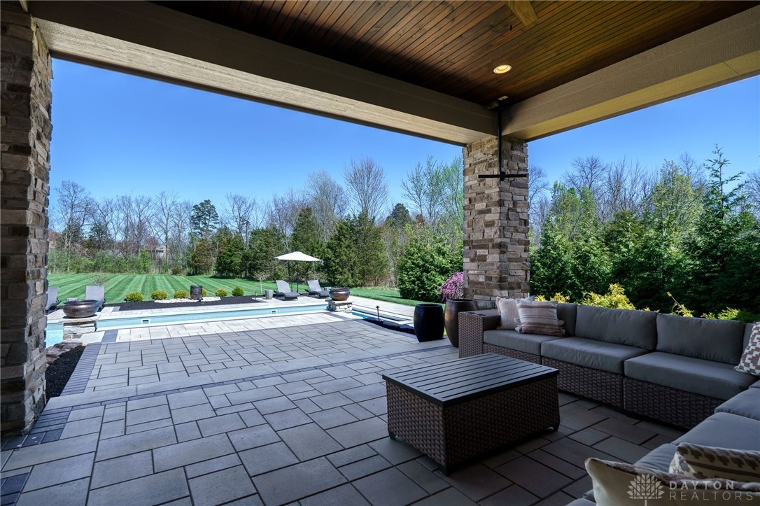 8550 Silver Oak Court