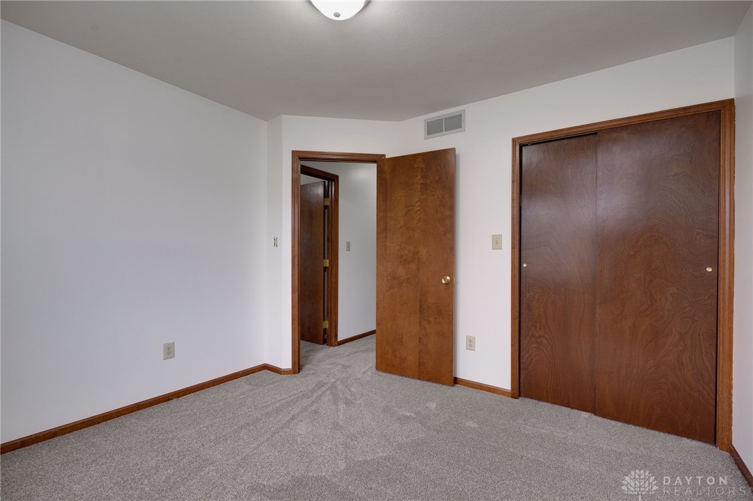 1902 S Springcrest Court