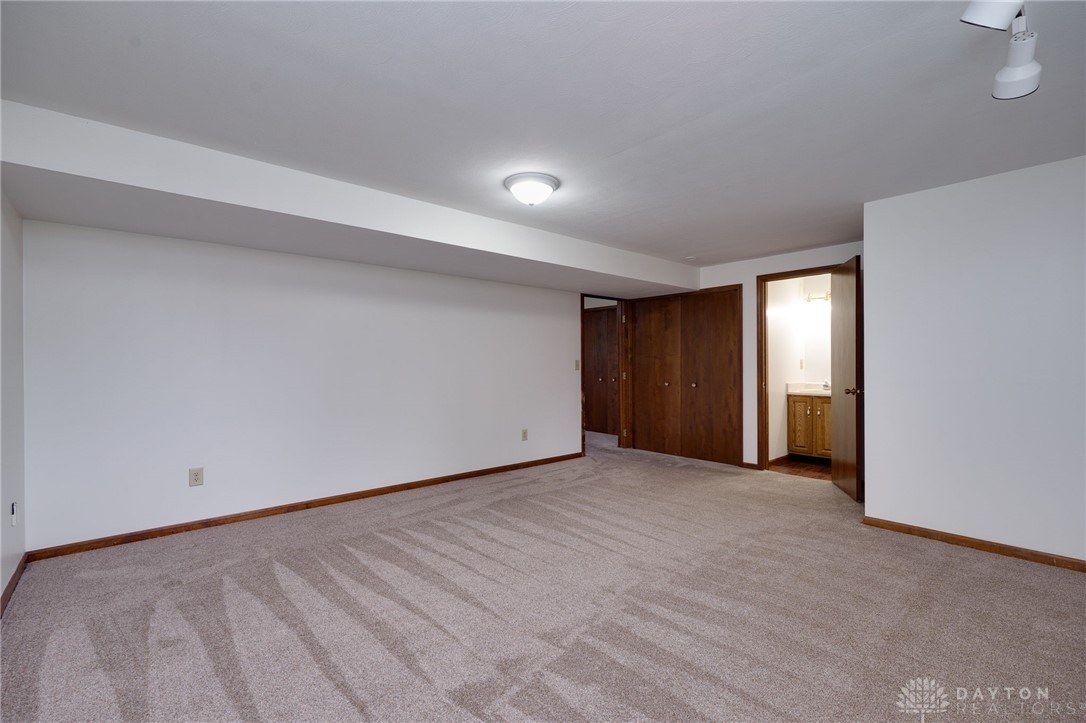 1902 S Springcrest Court