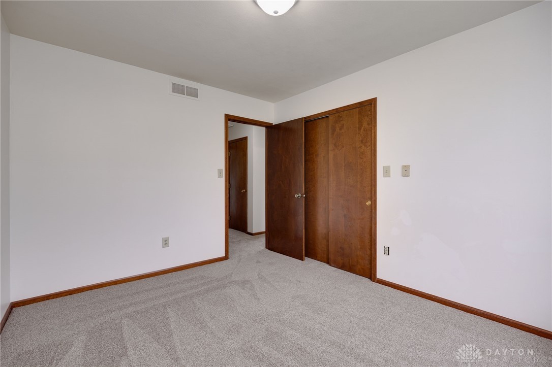 1902 S Springcrest Court