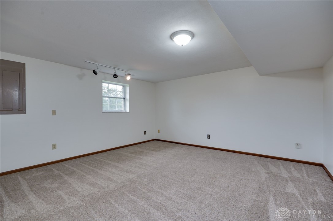 1902 S Springcrest Court