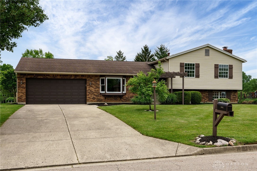 1902 S Springcrest Court