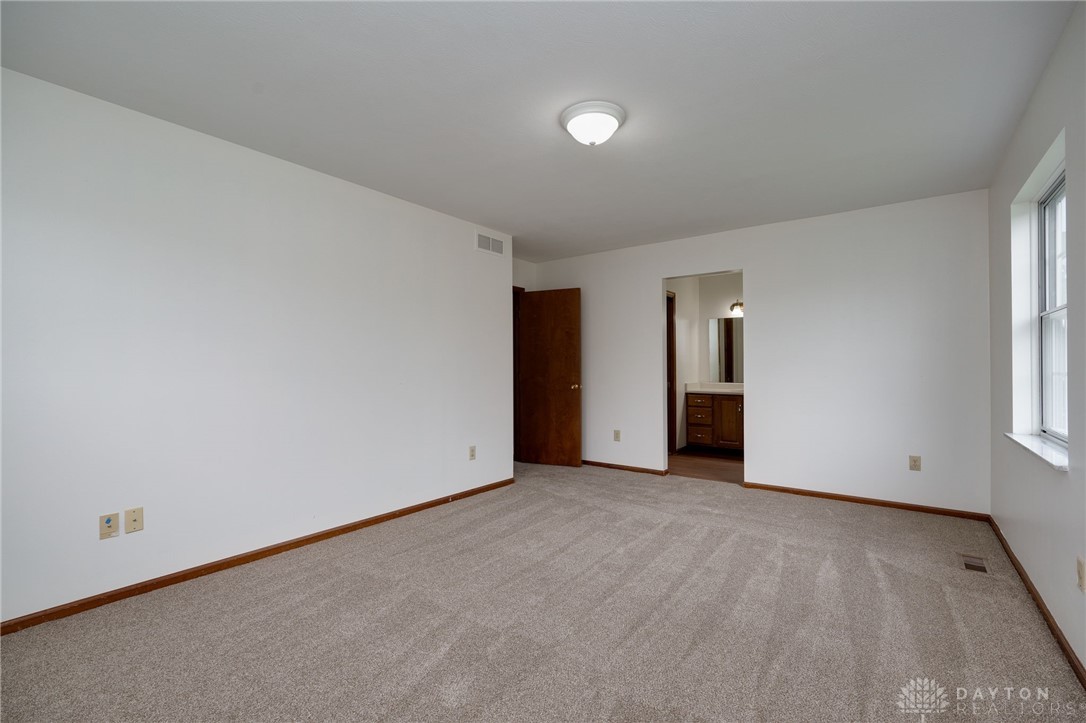 1902 S Springcrest Court