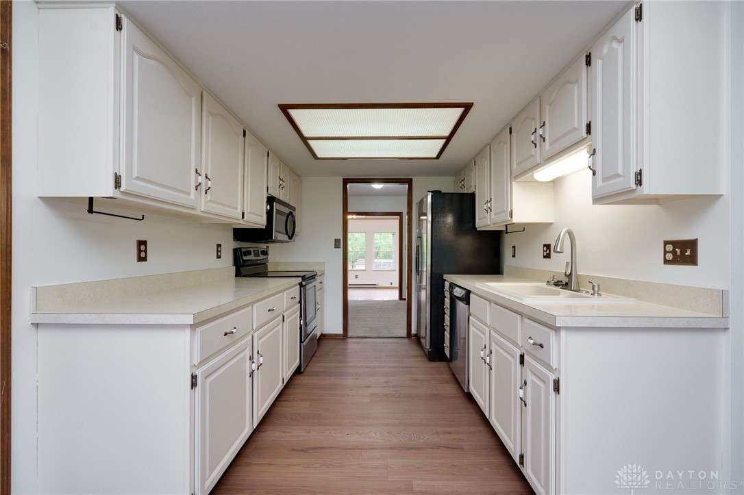 1902 S Springcrest Court