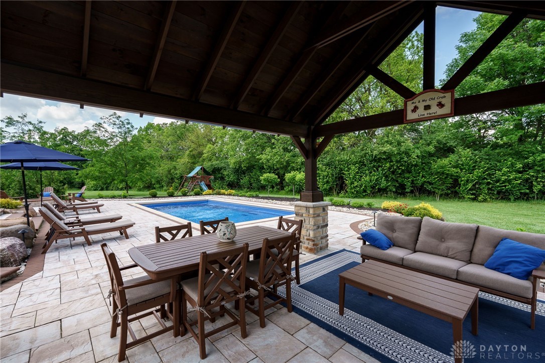 8554 Silver Oak Court