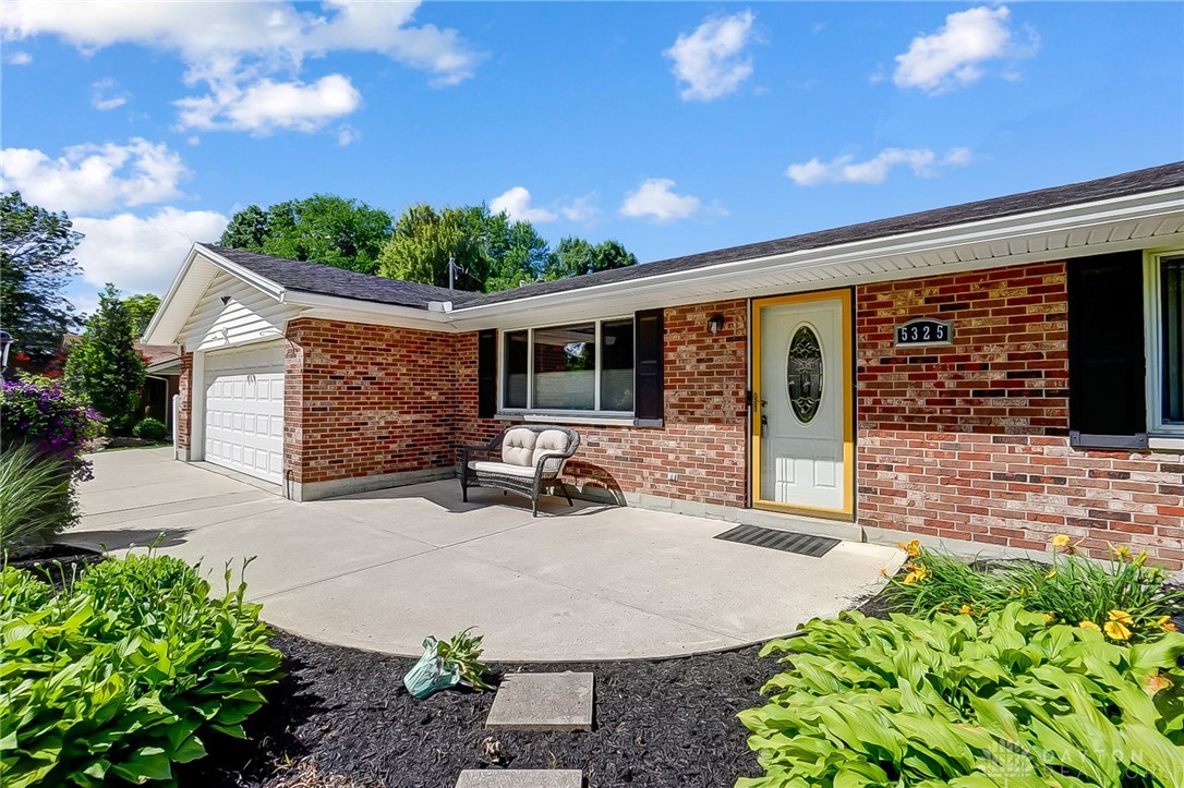 5325 Oakbrooke Drive