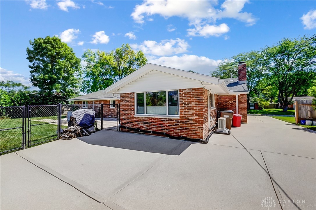 5325 Oakbrooke Drive