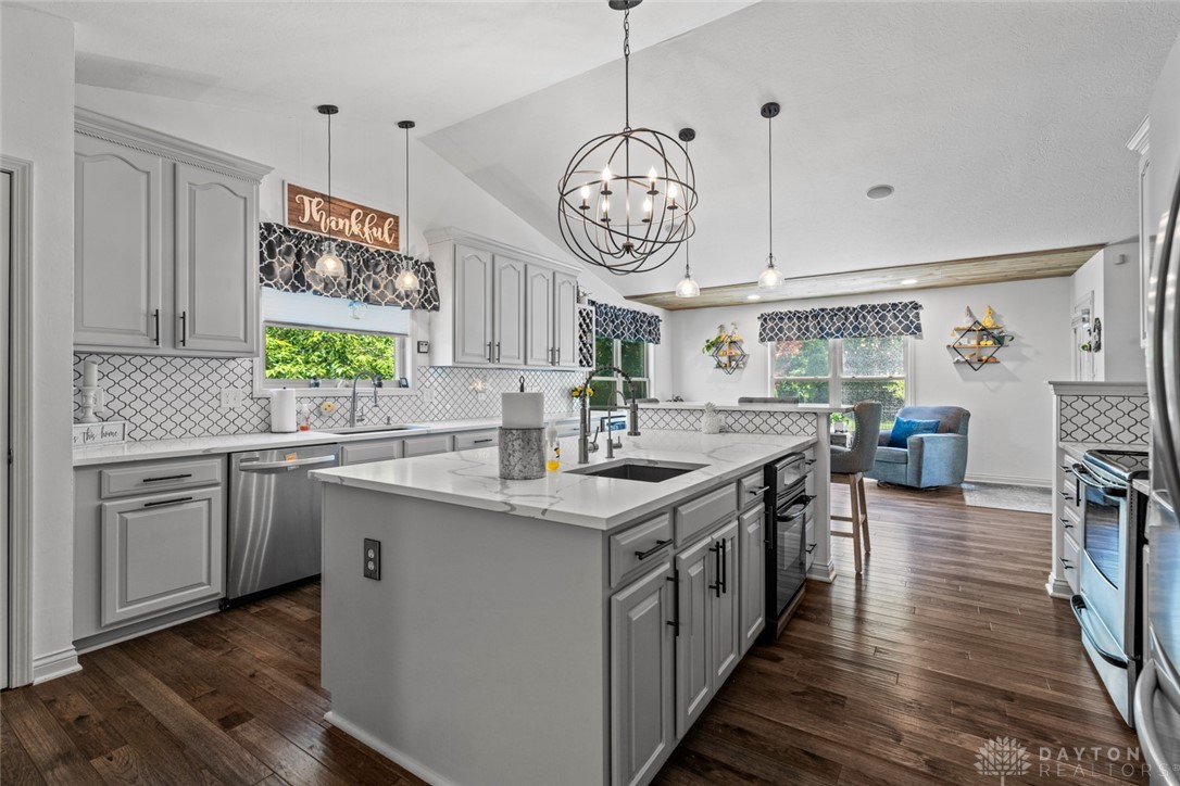 409 Fitchs Farm Court