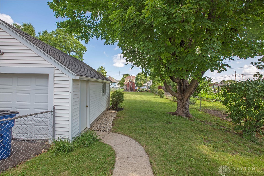 1025 Bellaire Avenue