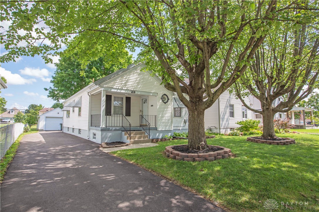 1025 Bellaire Avenue