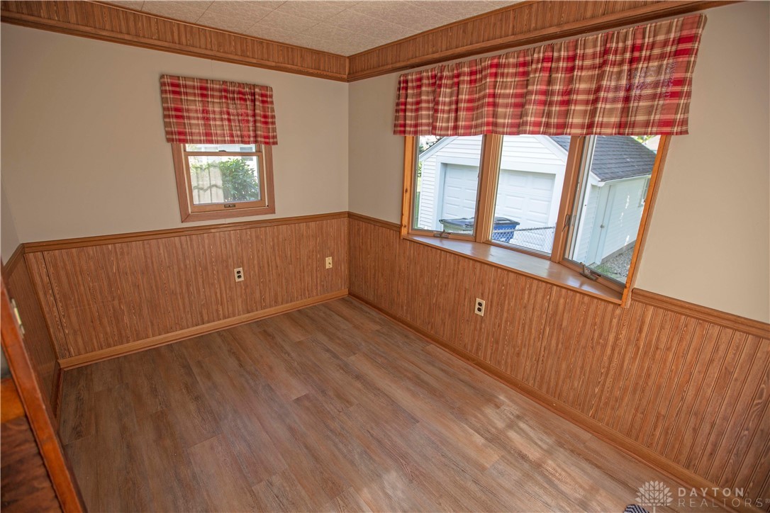 1025 Bellaire Avenue