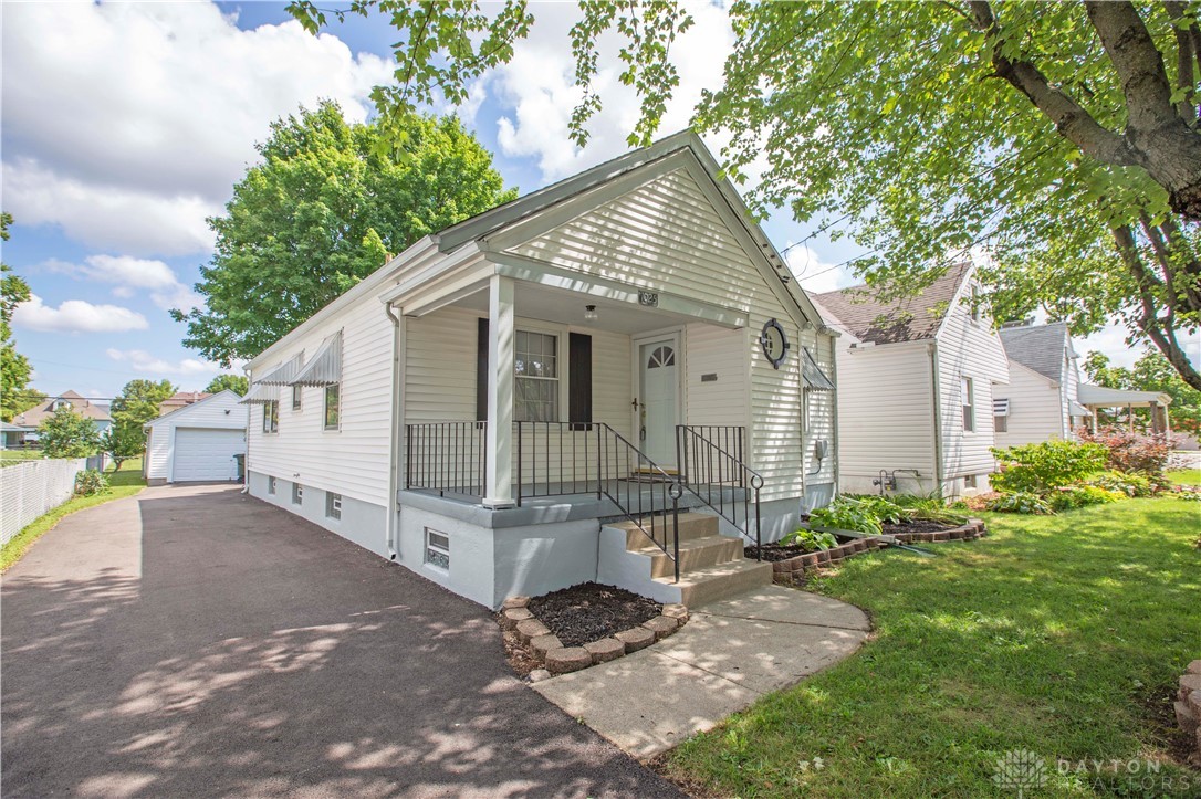 1025 Bellaire Avenue