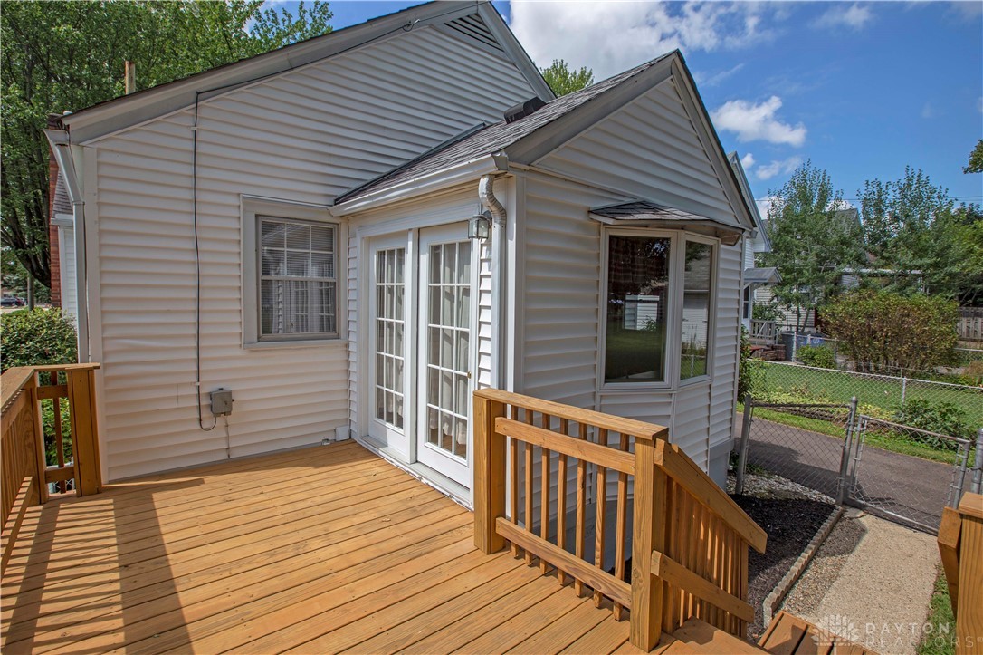 1025 Bellaire Avenue