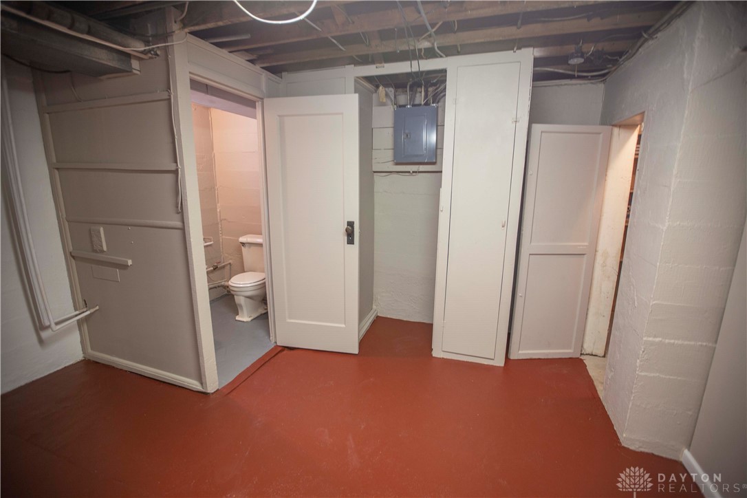 1025 Bellaire Avenue