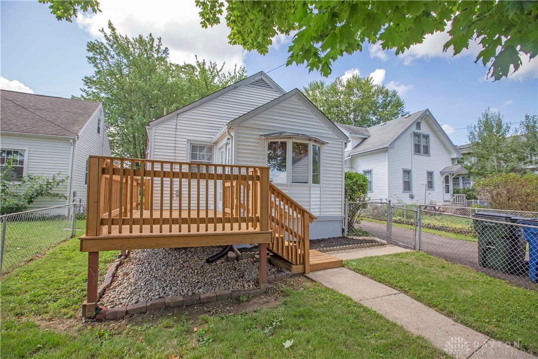 1025 Bellaire Avenue