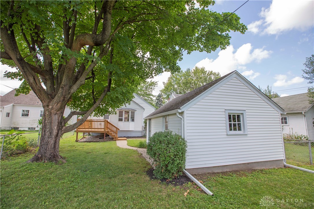 1025 Bellaire Avenue