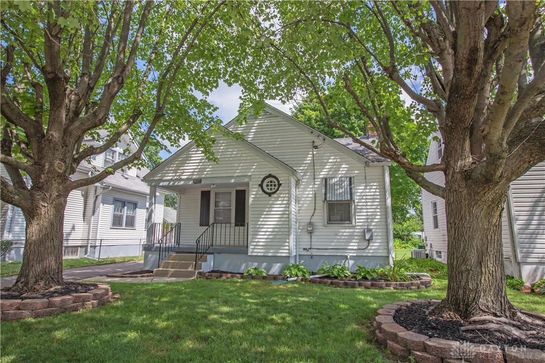 1025 Bellaire Avenue