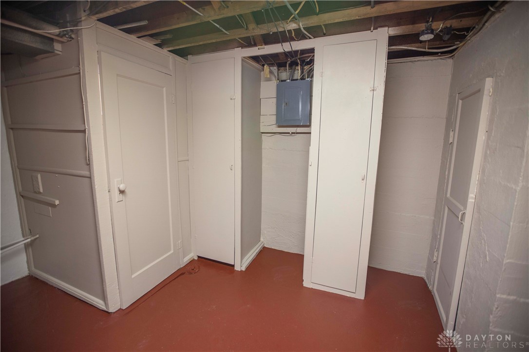 1025 Bellaire Avenue