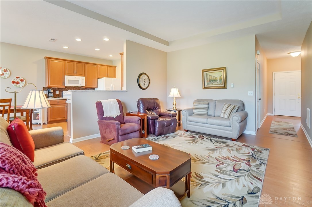 9303 Sweet Shrub Circle