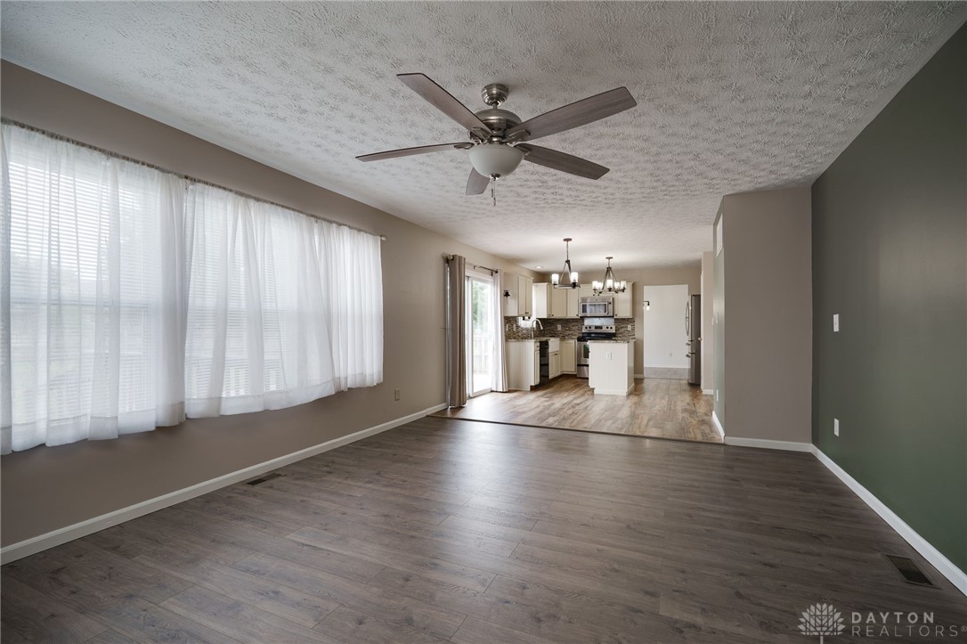 4225 Forest Ridge Boulevard