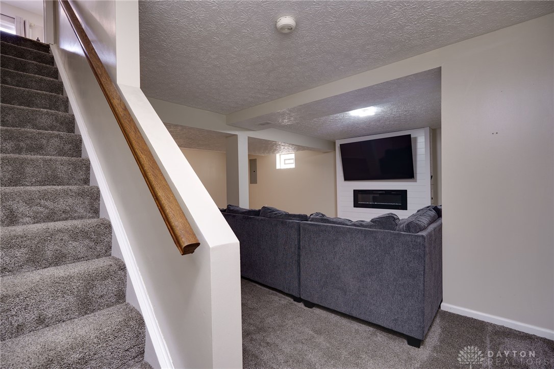 4225 Forest Ridge Boulevard