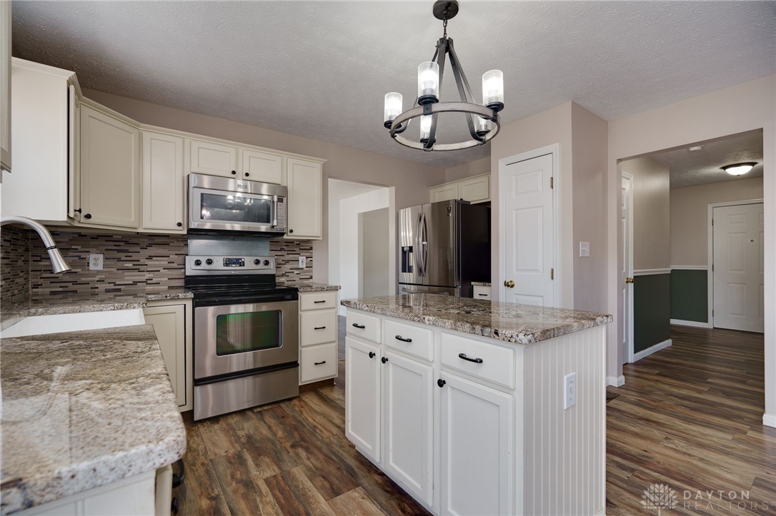 4225 Forest Ridge Boulevard