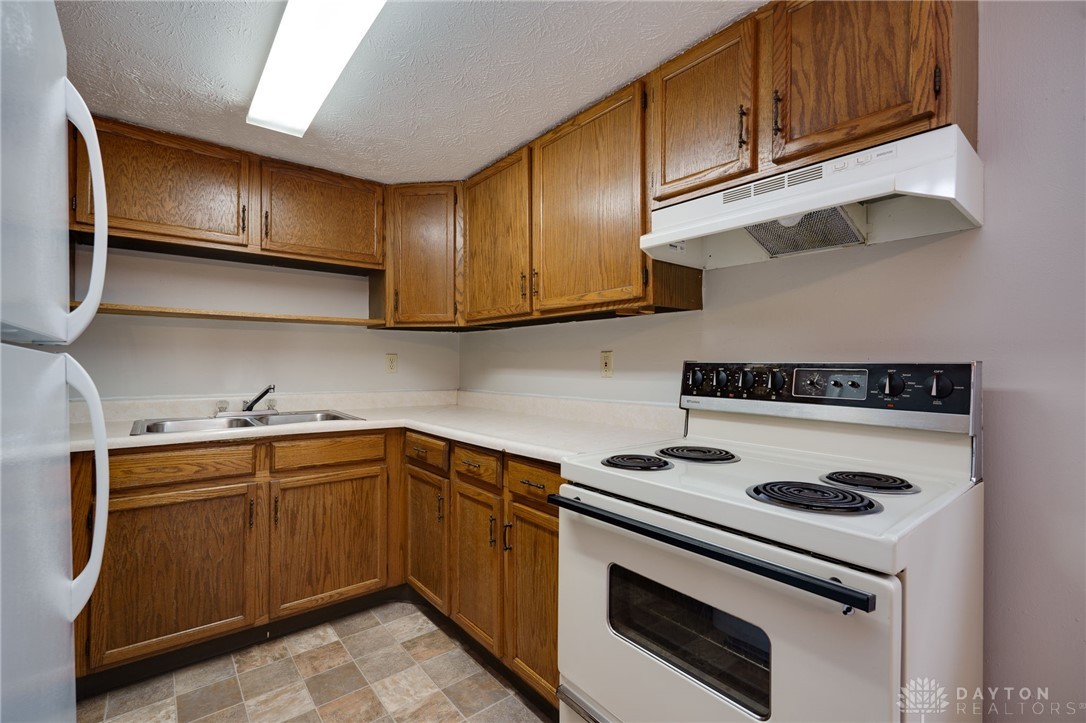 208-214 E Main Street