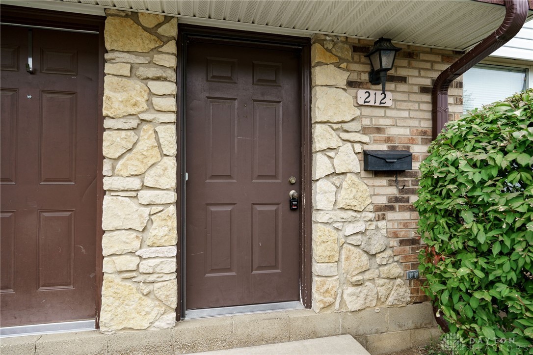 208-214 E Main Street