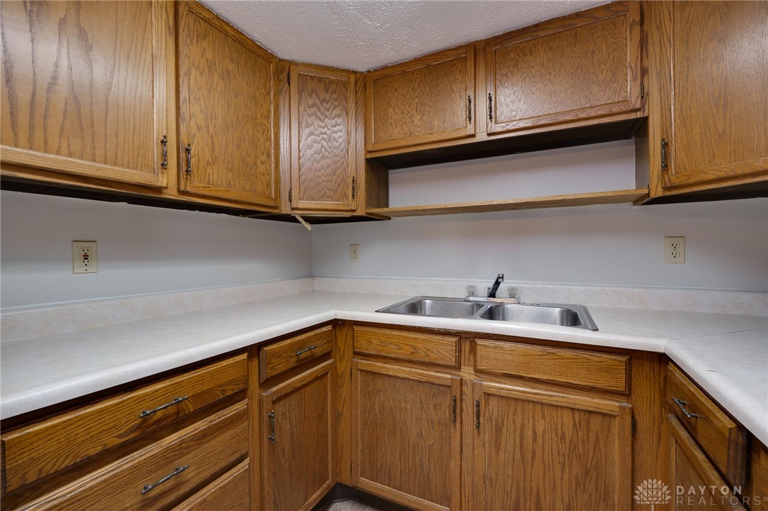 208-214 E Main Street