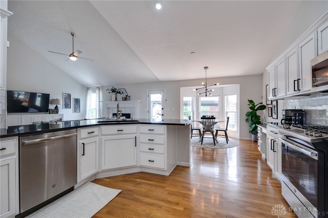 946 Paul Vista Drive