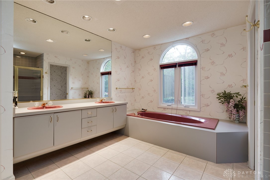 817 Lincoln Woods Court