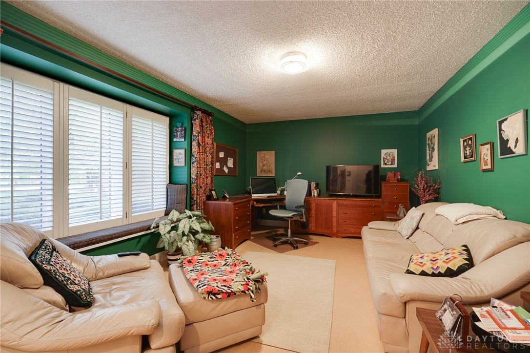 817 Lincoln Woods Court