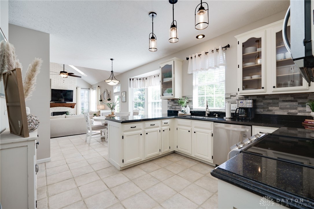 1421 Applebrook Lane