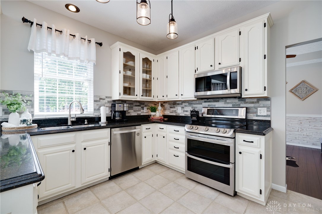 1421 Applebrook Lane