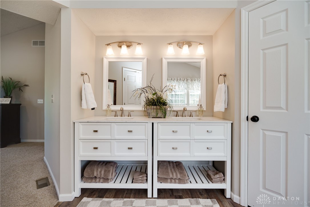 1421 Applebrook Lane