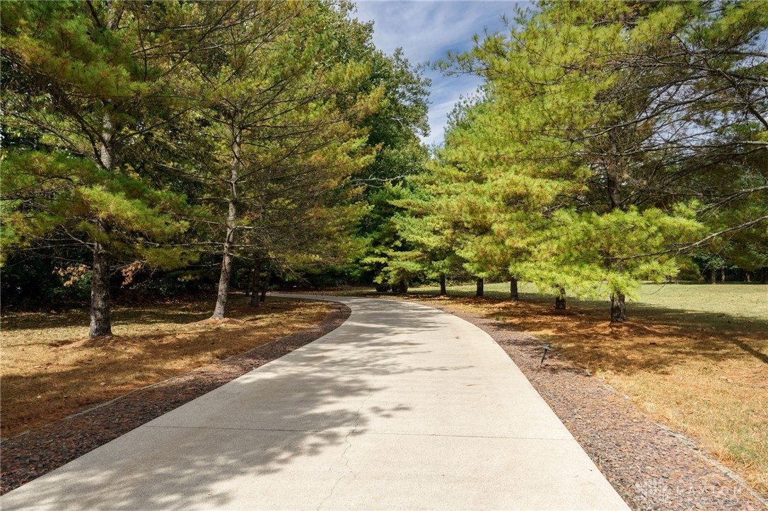 1658 W Alex Bell Road