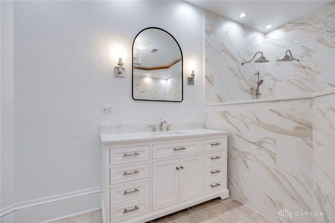 1658 W Alex Bell Road