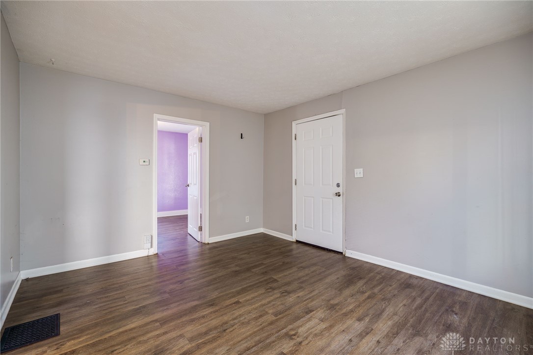 4033 Woodcliffe Avenue