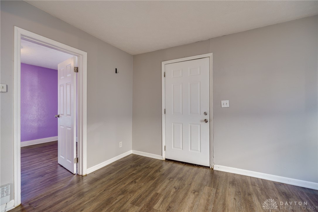 4033 Woodcliffe Avenue