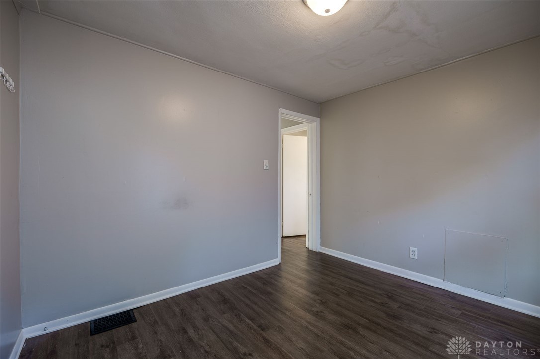 4033 Woodcliffe Avenue