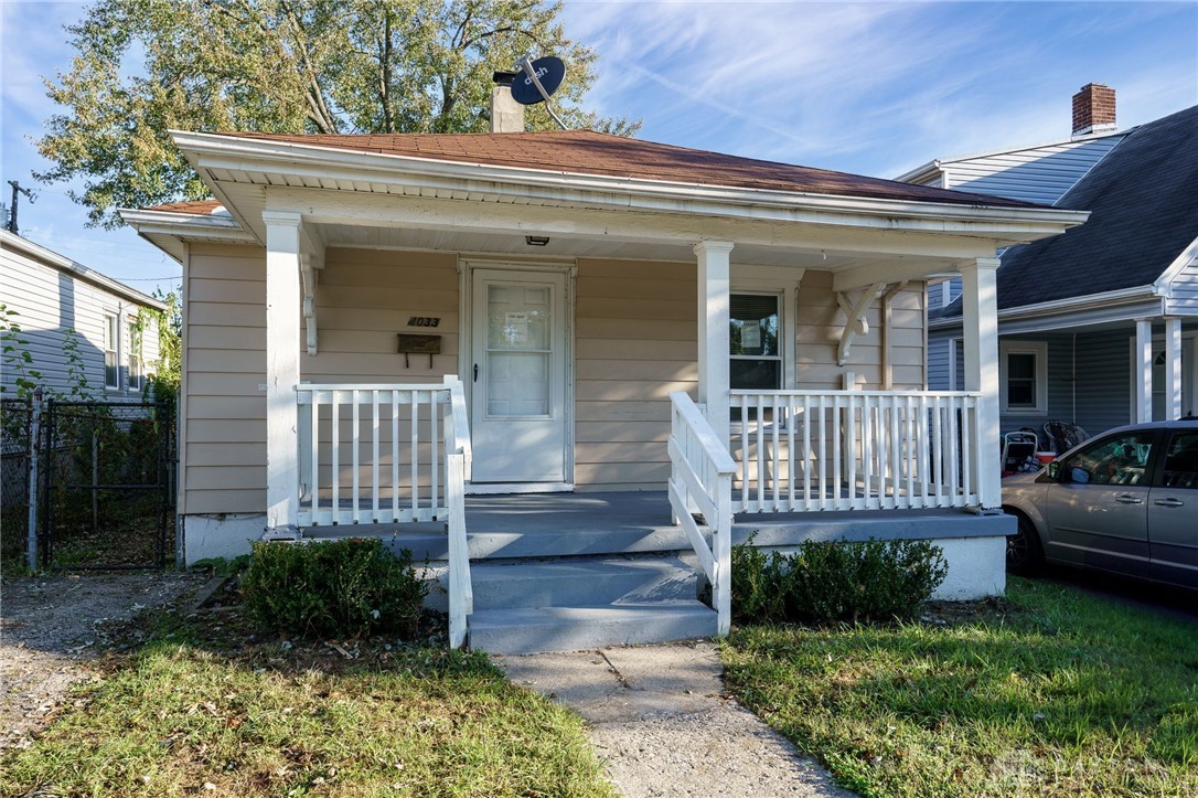 4033 Woodcliffe Avenue