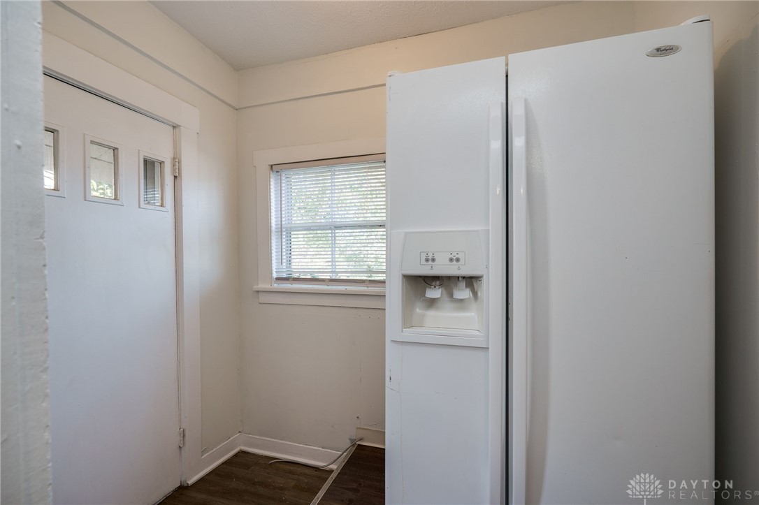 4033 Woodcliffe Avenue