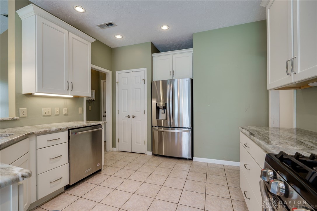 3762 E Sudbury Court