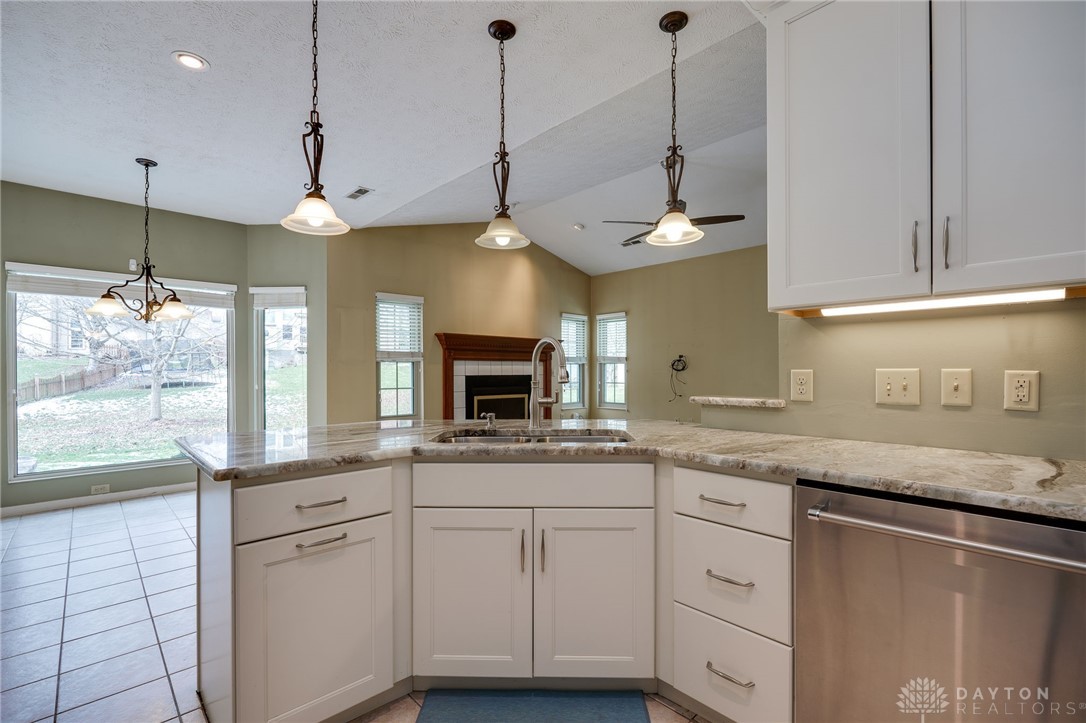 3762 E Sudbury Court