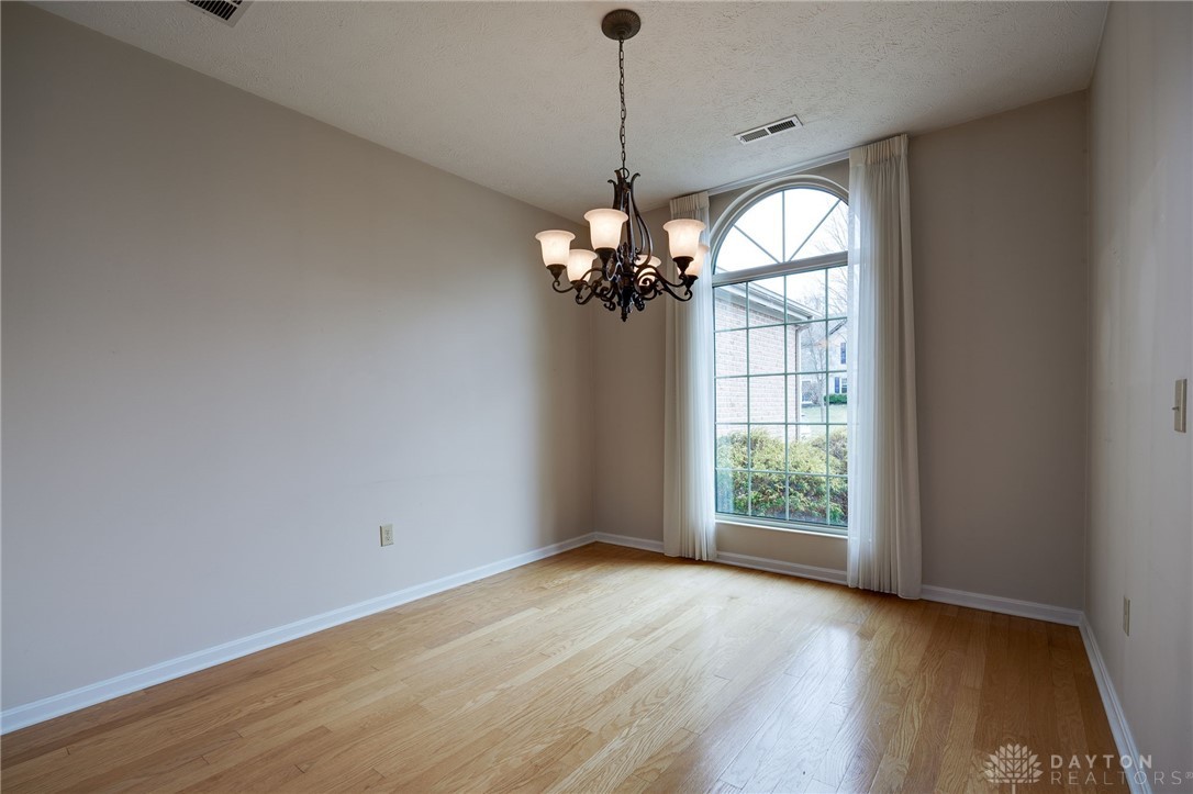 3762 E Sudbury Court