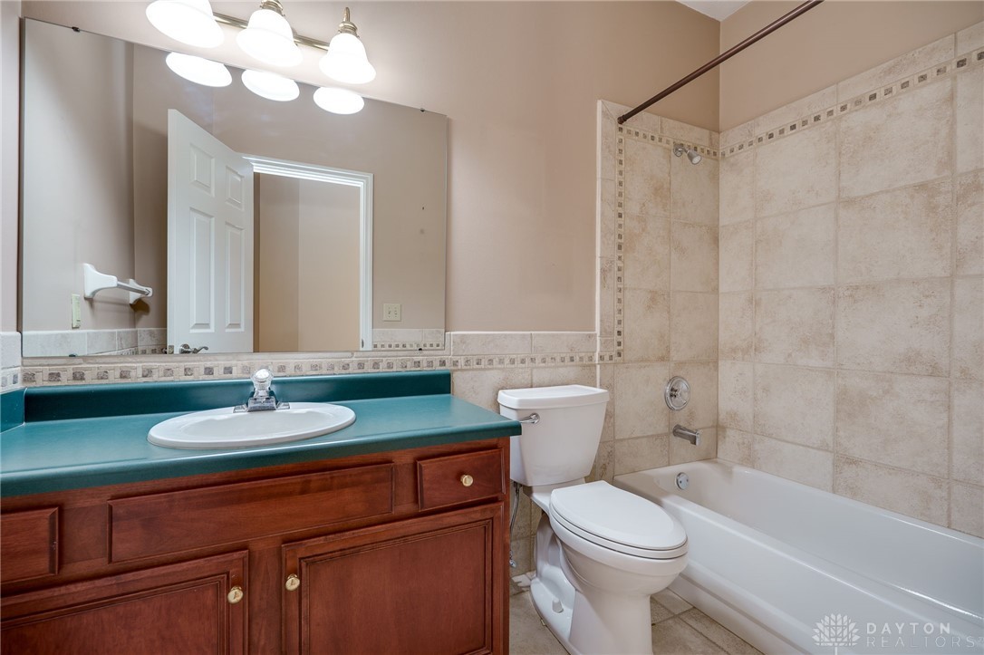 3762 E Sudbury Court