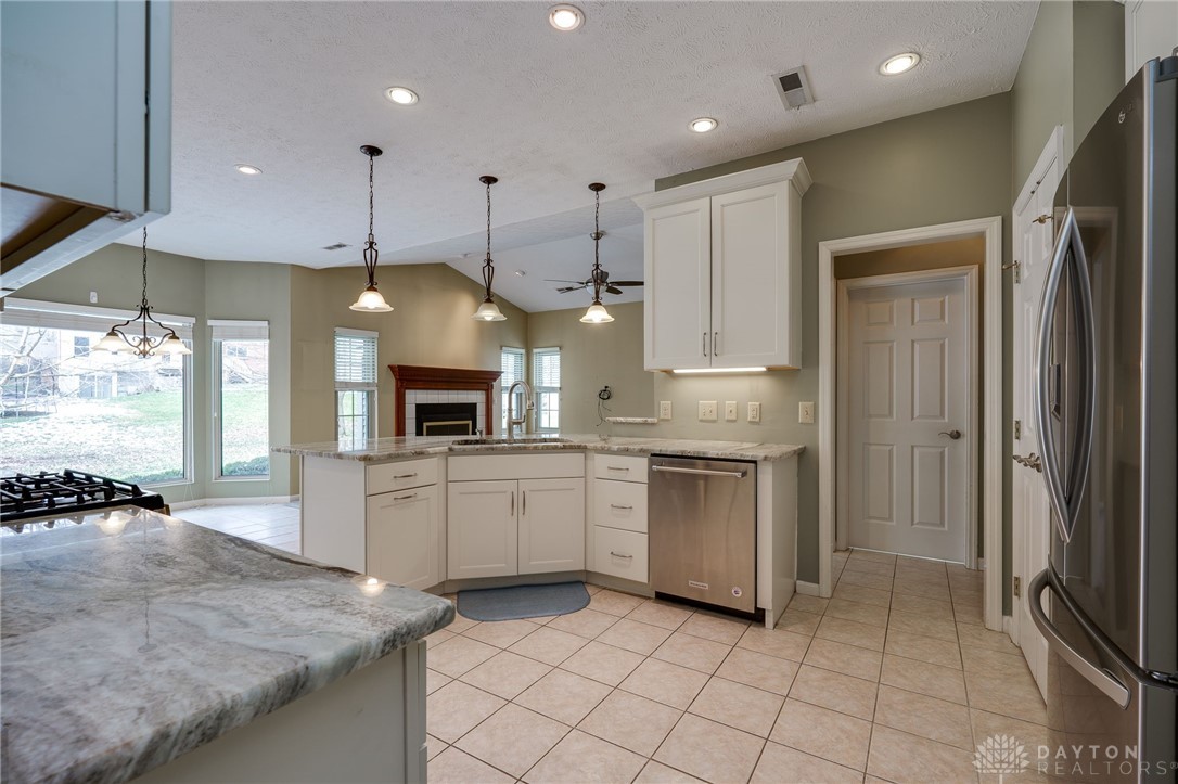 3762 E Sudbury Court