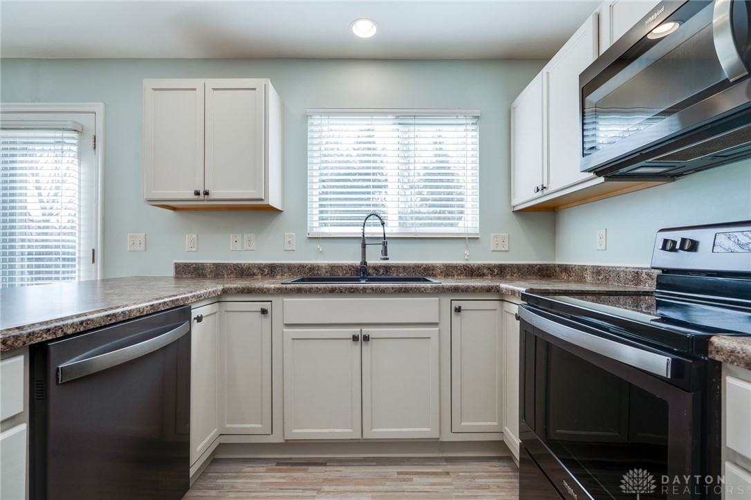 4279 Hunting Hawk Drive