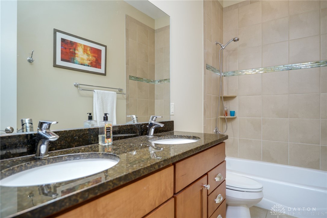 856 Willow Oak Court