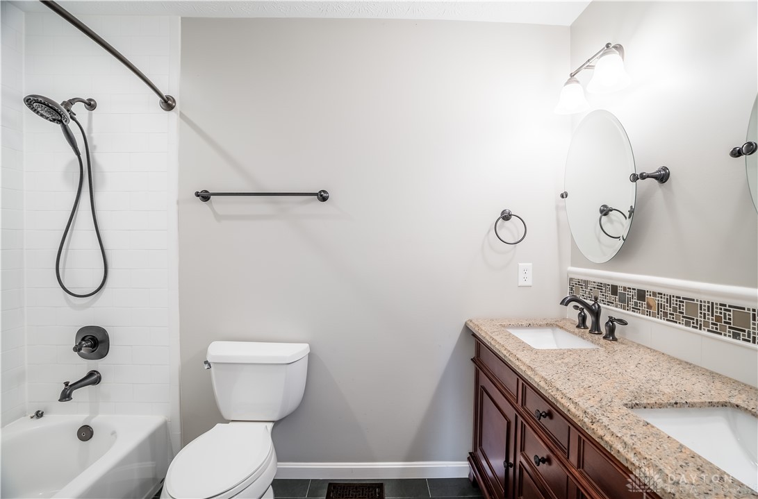 10680 Meadowfields Court